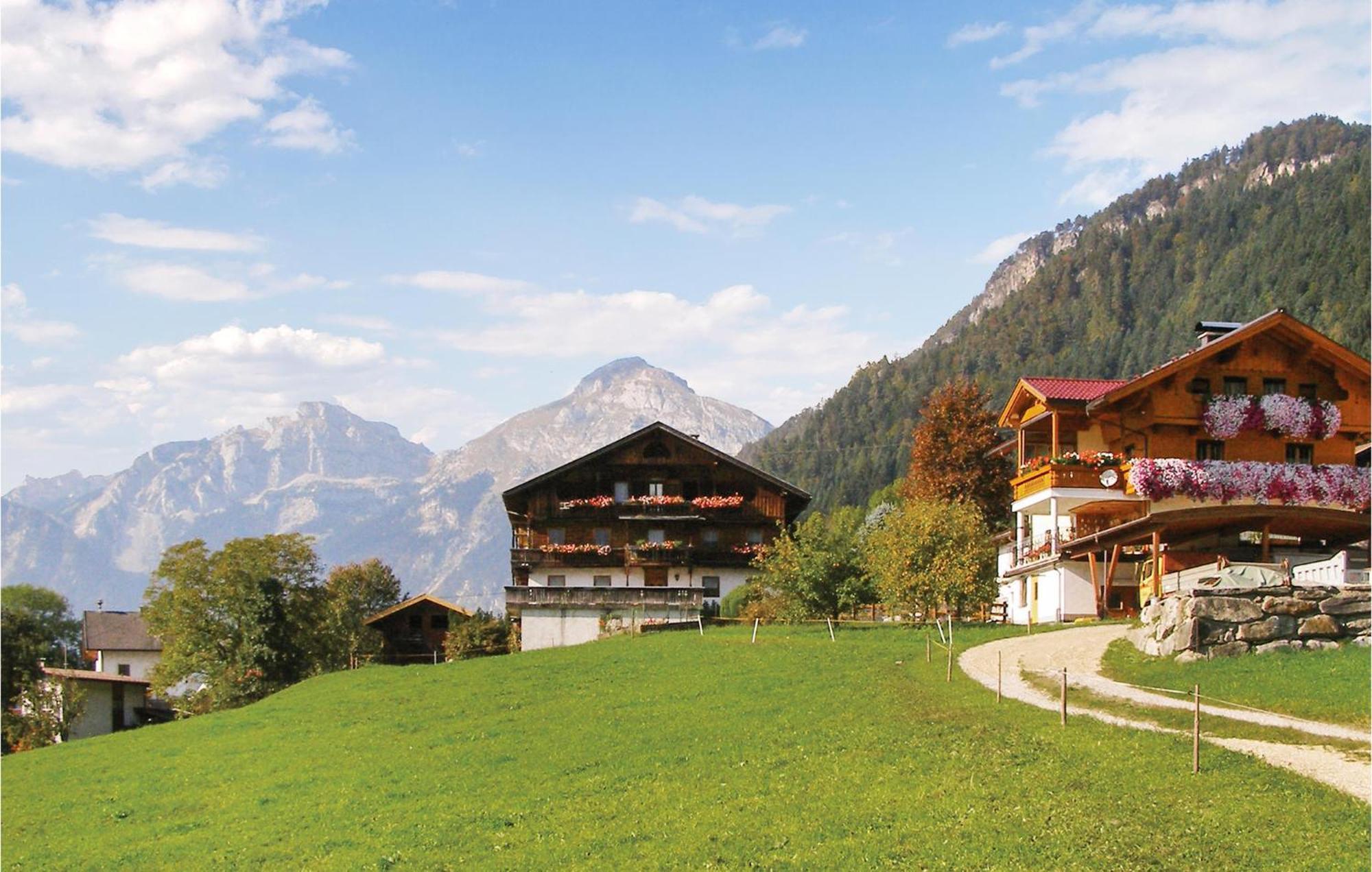 Ferienwohnung Mit Fernblick Bruck am Ziller Bagian luar foto